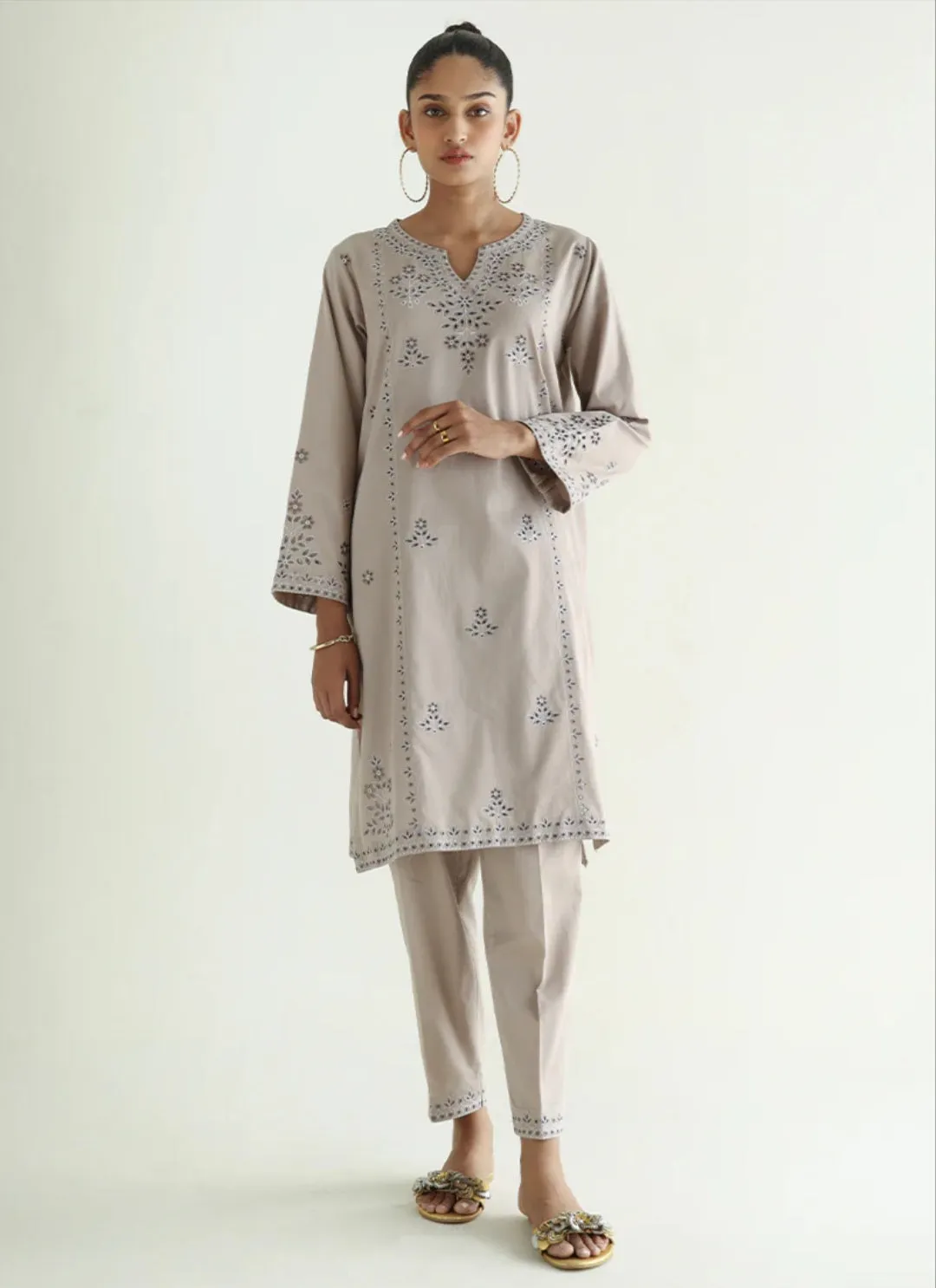 Spring Summer Pret '24 - Embroidered Kurta Set 18681